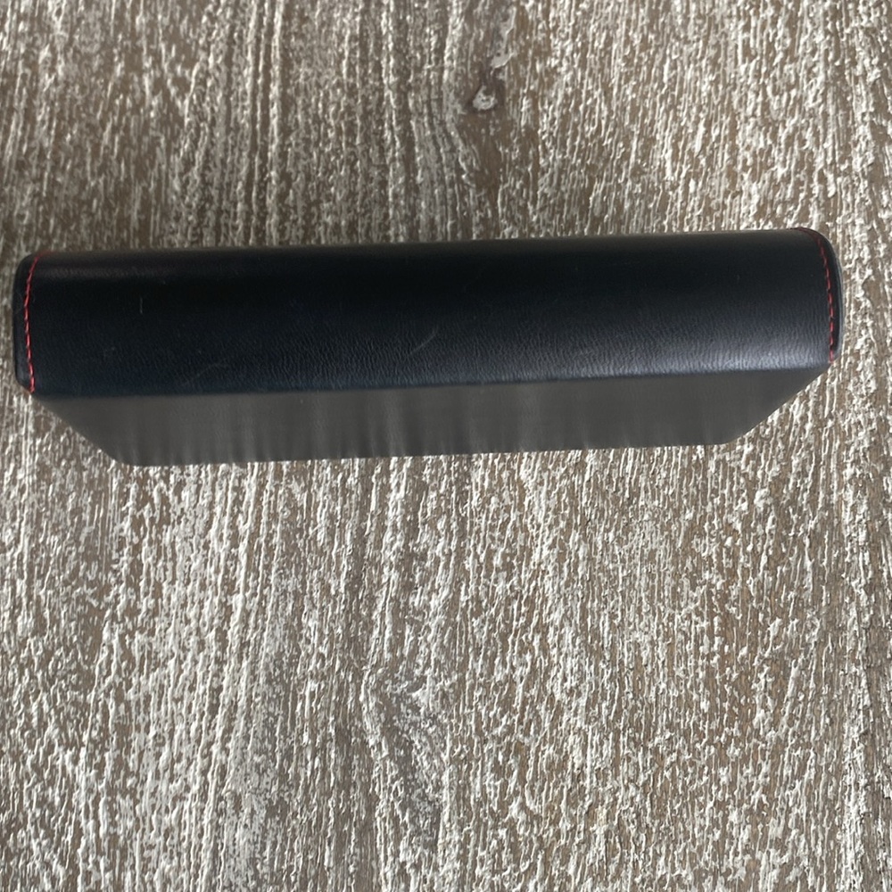 ❤️Valentino Black Eye-case❤️ - Picture 3 of 7